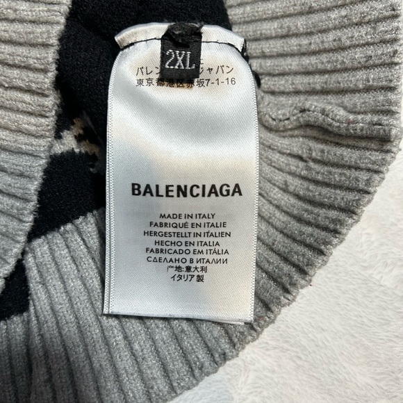 Authentic Allover Balenciaga Logo Sweater in Grey - Picture 6 of 6
